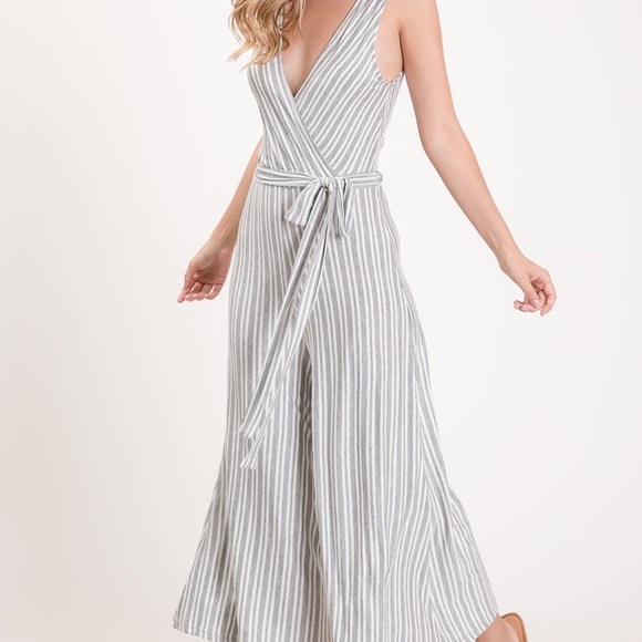 FRONT & BACK V~NECK SEMI~CROPPED SOFT JUMPSUIT - Picture 2 of 14